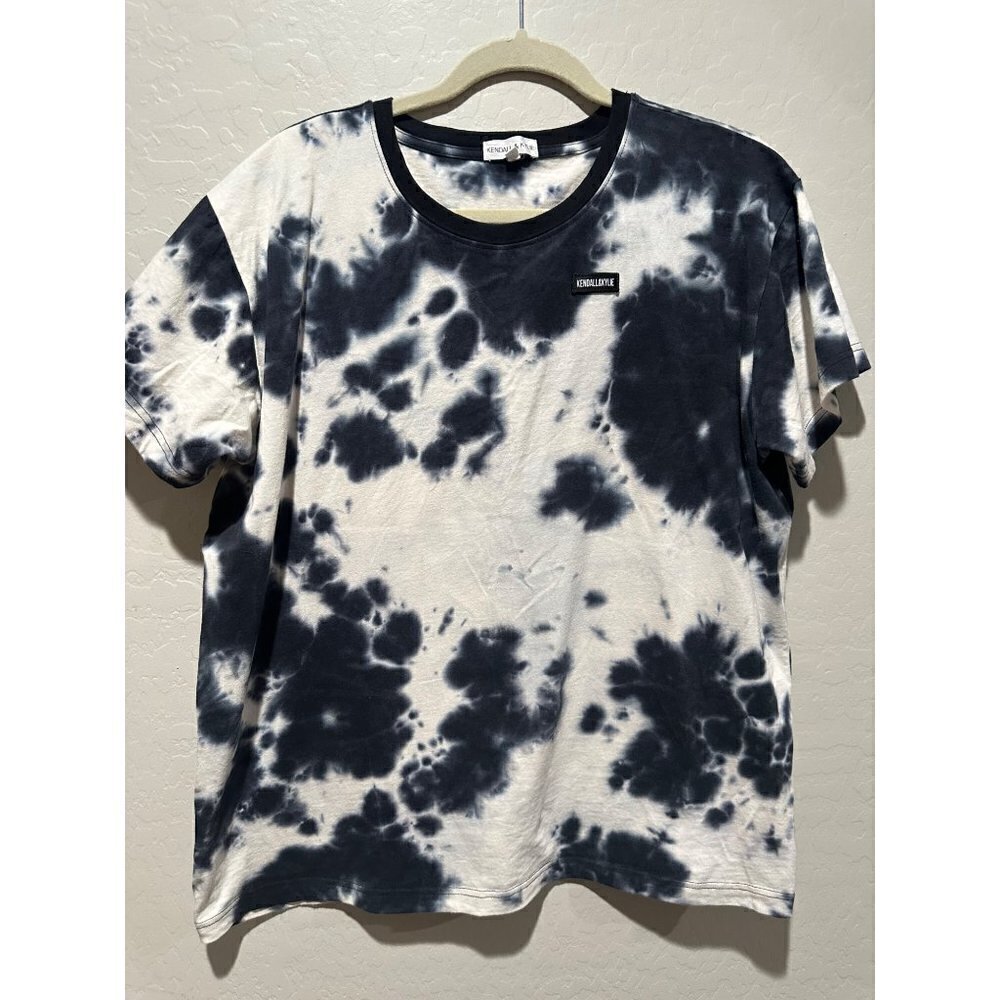 Kendall & Kylie tee shirt Size XL